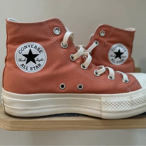 Smiley Face Custom Converse Women’s 8 - Picture 2 of 3